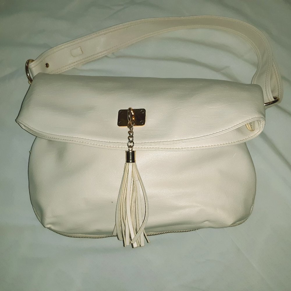 APT. 9 Leather Purse